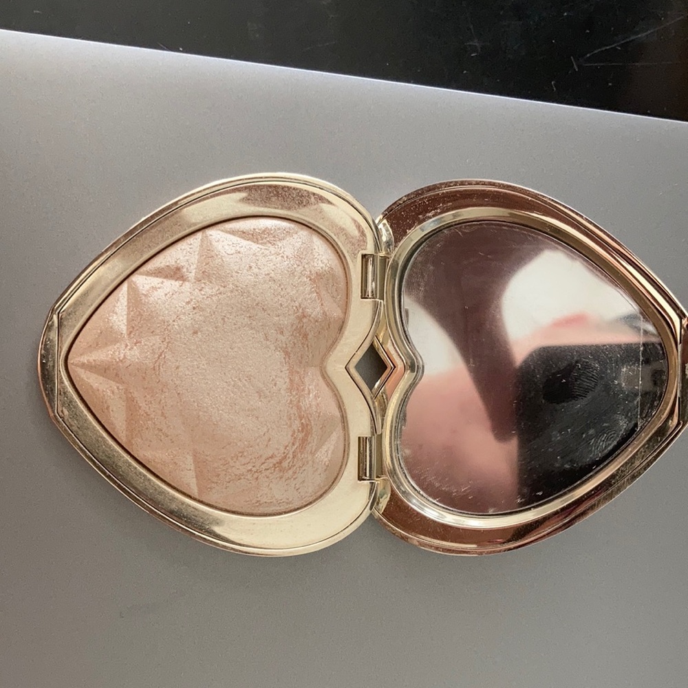 Too Faced Highlighter: Blinded By the Light
